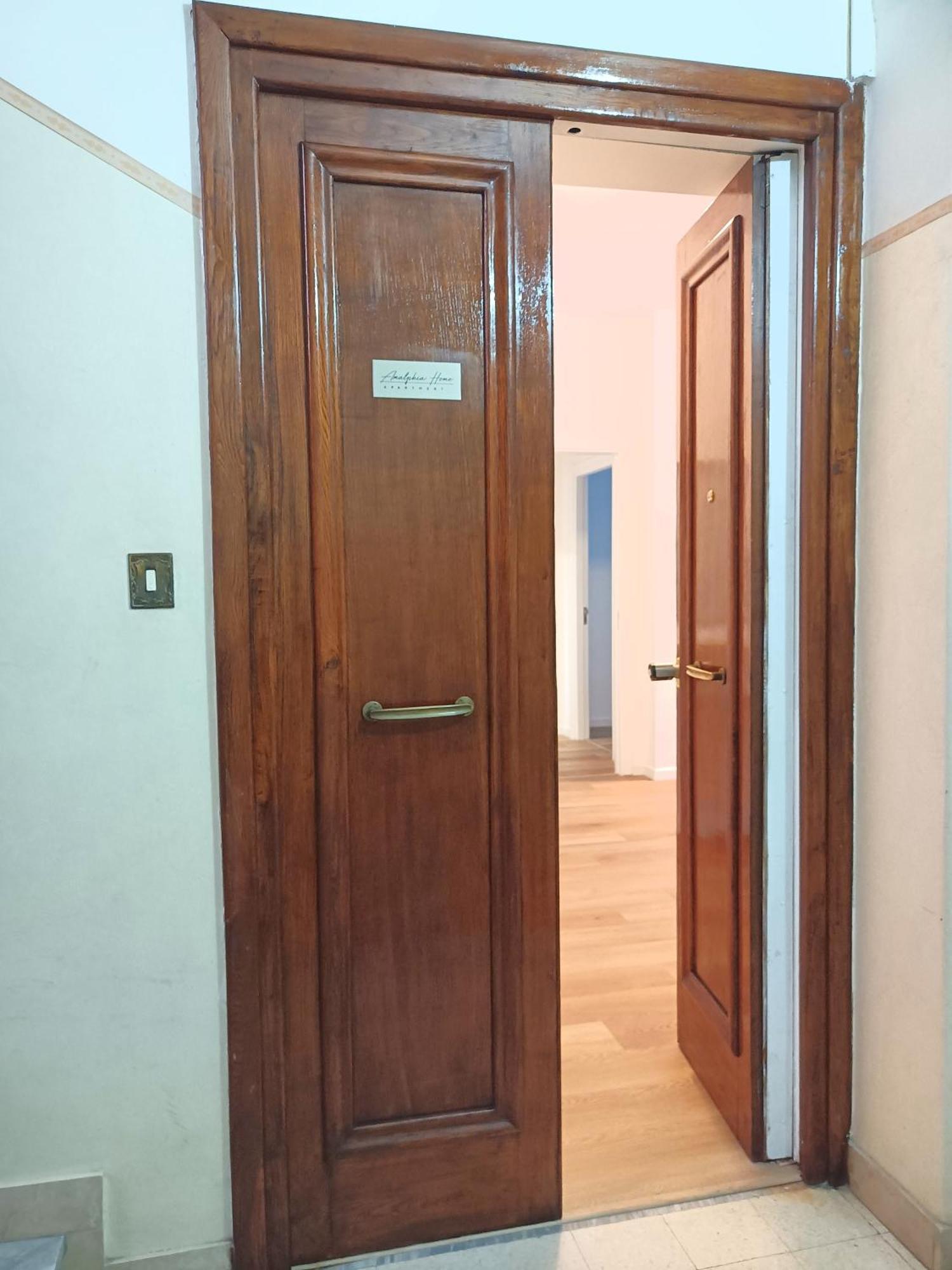 Amalphia Home Salerno Exteriör bild